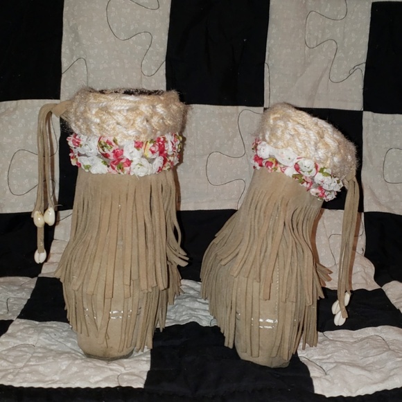 Boots - Picture 2 of 3